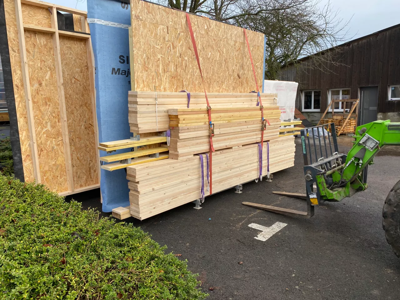 Préparation mur pour levage ossature bois